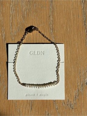 GLDN Gold Chain Bracelet with White Pearls